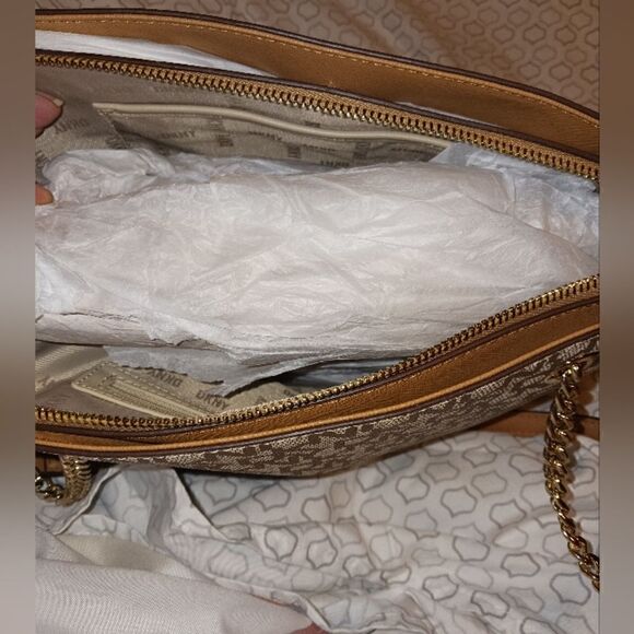 NWT DKNY Handbag  - Picture 14 of 16